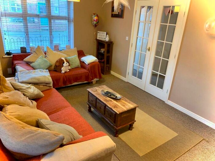 3 Bedroom Semi-Detached House To Rent In Mallowdale Ave, Fallowfield, Lancashire, M14