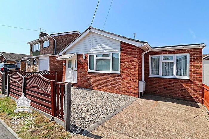 2 Bedroom Bungalow To Rent In Rattwick Drive, Canvey Island, SS8