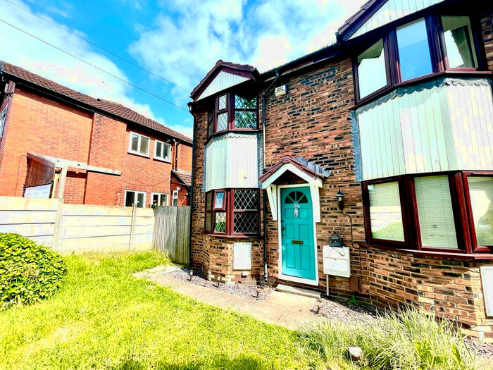 2 Bedroom Mews To Rent In Edge Lane, Chorlton, M21