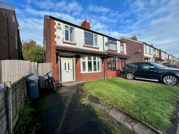 4 Bedroom Semi-Detached House To Rent In Homestead Crescent, Manchester, M19