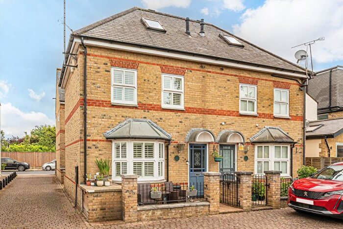 2 Bedroom Property To Rent In Haliburton Road, St Margarets, TW1