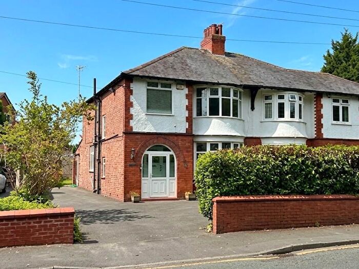 4 Bedroom Semi Detached House To Rent In Ashton Lane, Sale, M33