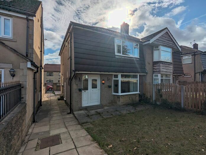 3 Bedroom Semi-Detached House To Rent In Willow Avenue, Bradford, West Yorkshire, BD2