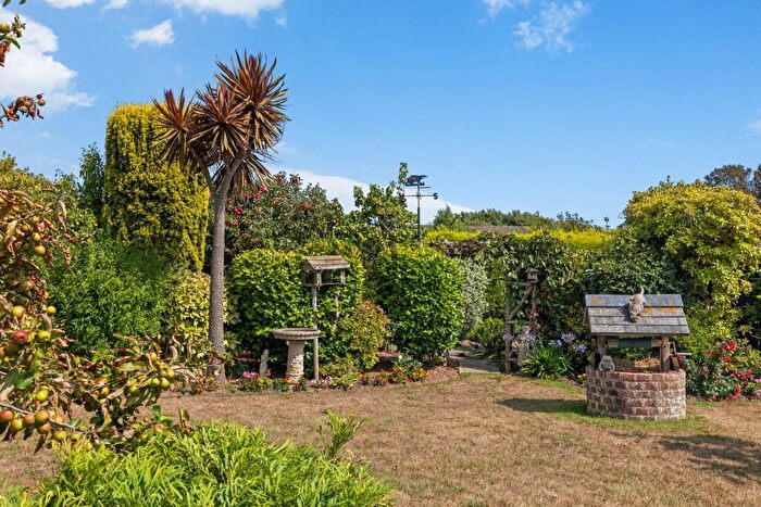 2 Bedroom Detached Bungalow For Sale In Lundy Close, Littlehampton, BN17