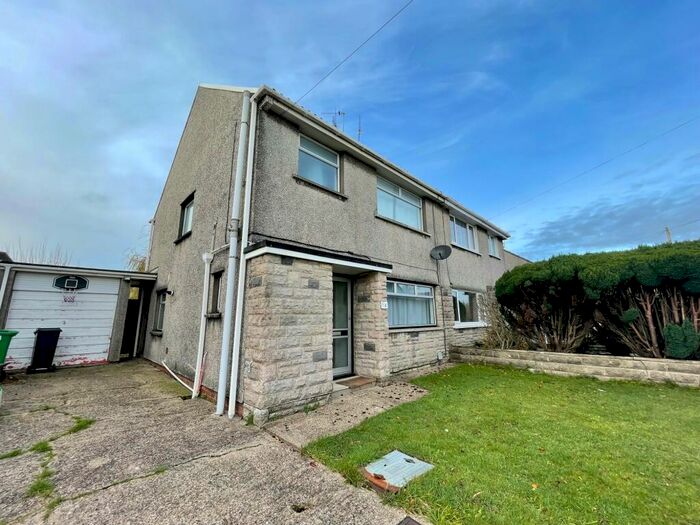 3 Bedroom House To Rent In Pontrilas Close, Cardiff, CF5