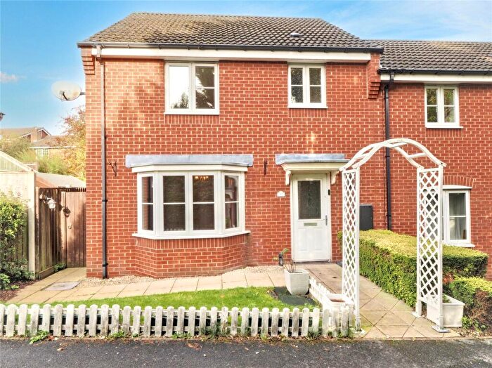 3 Bedroom Semi Detached House For Sale In Brackenfield Close, Grassmoor, Chesterfield, Derbyshire, S42