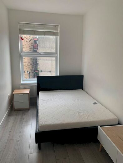 3 Bedroom Flat To Rent In Malvern Road, London, NW6