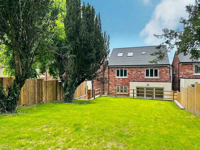 5 Bedroom Detached House For Sale In Rectory Grove, Chesterfield, S44