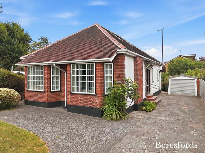 5 Bedroom Detached House For Sale In Claremont Gardens, Upminster, RM14