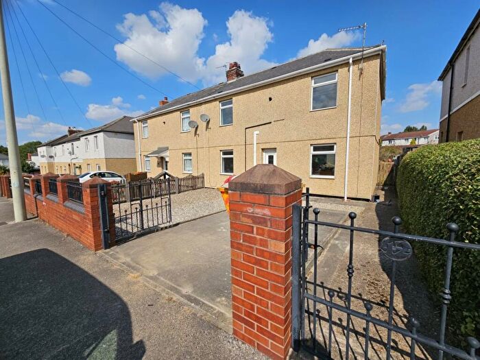 3 Bedroom Semi-Detached House To Rent In Norman Street, Thurnscoe, S63