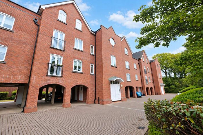 2 Bedroom Flat For Sale In Portside Close, Marchwood, Southampton, SO40