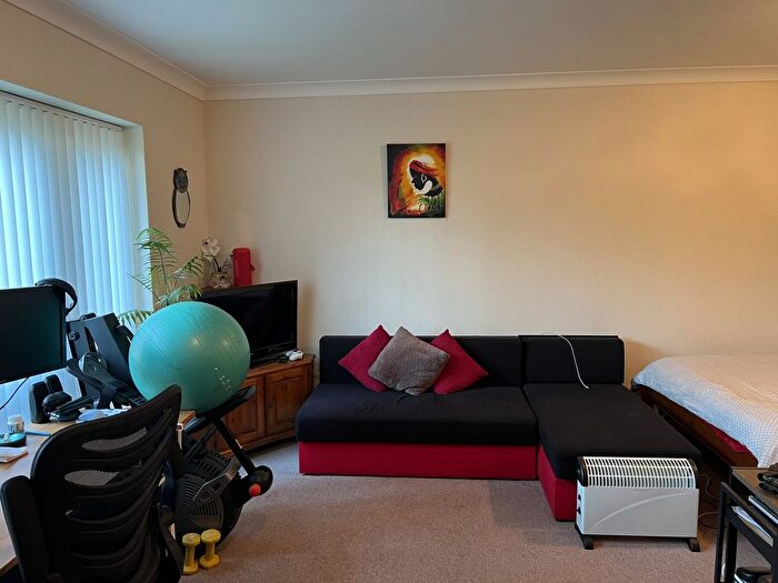 1 Bedroom Studio To Rent In Park View Road, London, W5