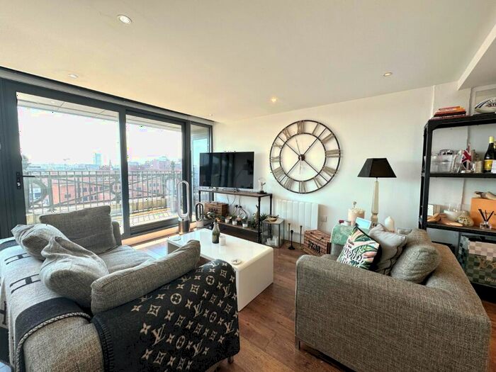 2 Bedroom Flat To Rent In Crispin Lofts, New York Road, Leeds, West Yorkshire, LS2