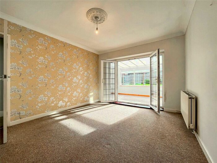 2 Bedroom Bungalow To Rent In Chatsworth Close, Shepshed, Loughborough, Leicestershire, LE12