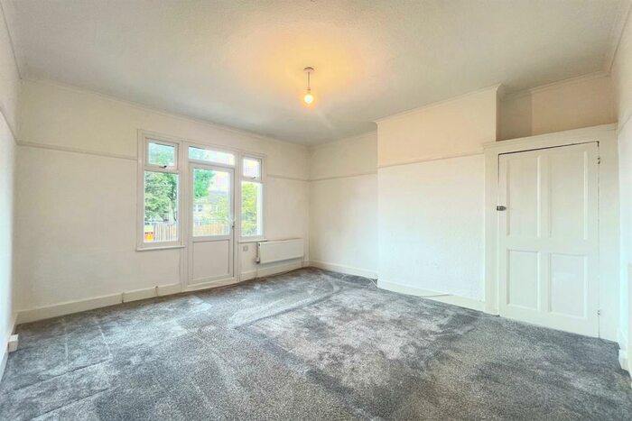 1 Bedroom Flat To Rent In Central Avenue, Essex, SS2