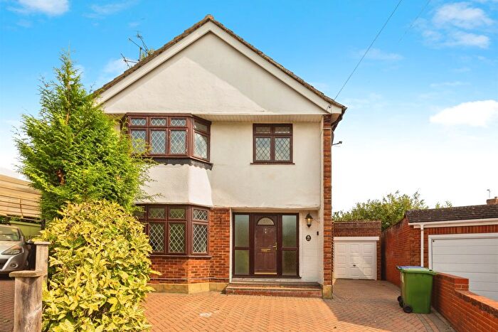 4 Bedroom Detached House For Sale In Minton Rise, Taplow, Maidenhead, SL6