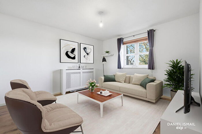 2 Bedroom Flat For Sale In Blackthorn Court, Langdon Hills, Basildon, SS16