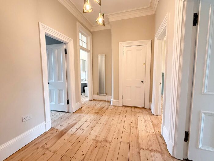 2 Bedroom Flat To Rent In Roslea Drive, Glasgow, G31