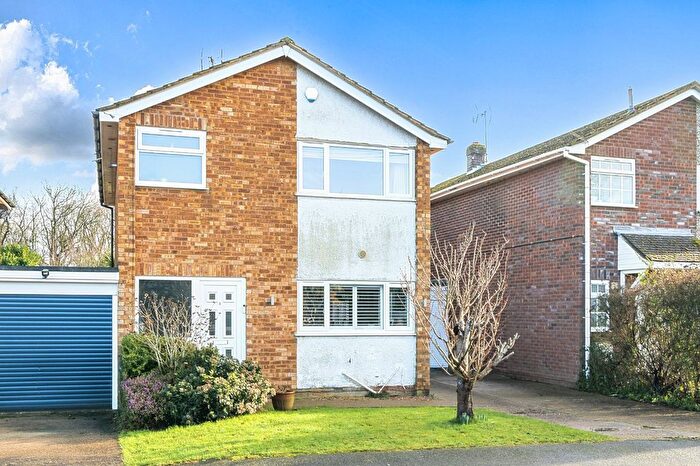 3 Bedroom Detached House For Sale In Woodside Avenue, Flackwell Heath, High Wycombe, Buckinghamshire, HP10