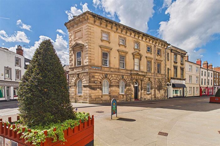 3 Bedroom Property For Sale In Commercial Road, Gloucester, GL1