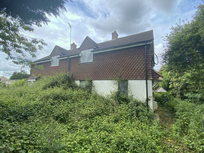 6 Bedroom Semi-Detached House For Sale In And Kennels Cottages, Wheatsheaf Road, Woodmancote, Henfield, West Sussex, BN5