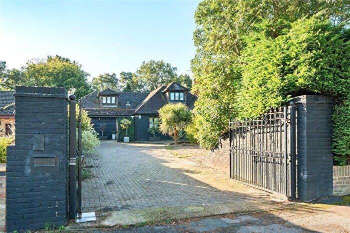 5 Bedroom Detached House For Sale In Ambleside Road, Lightwater, Surrey, GU18