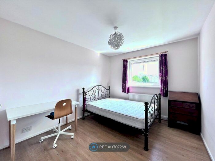 3 Bedroom Maisonette To Rent In Arabella Drive, London, SW15