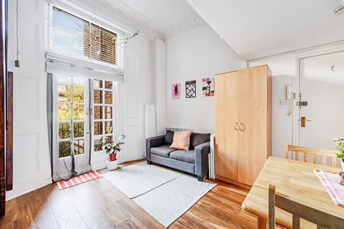 Studio To Rent In West Cromwell, SW5