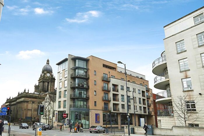 2 Bedroom Flat To Rent In Portland Place, Calverley Street, Leeds, West Yorkshire, LS1