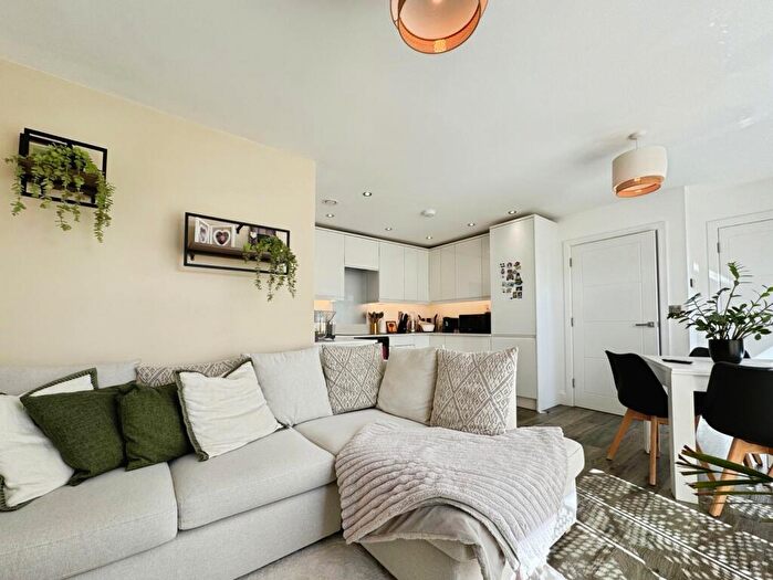 2 Bedroom Apartment For Sale In College Court, Easton Street, High Wycombe, HP11