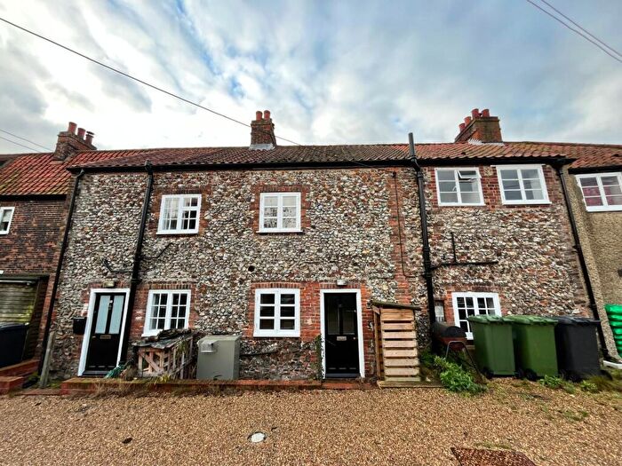 2 Bedroom Cottage To Rent In Cokers Hill, NR22