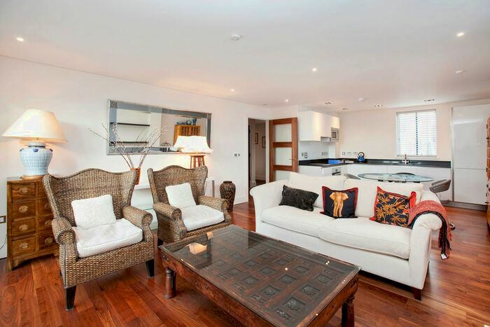 1 Bedroom Flat To Rent In Times Court, Retreat Road, TW9