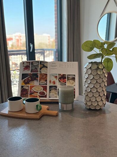 3 Bedroom Flat To Rent In Oxbow, Stephenson House, M5