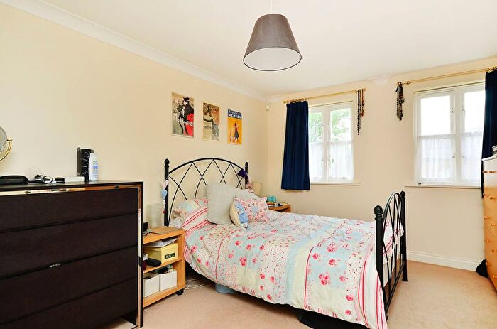 1 Bedroom Flat To Rent In Stockwell Green, Stockwell, London, SW9