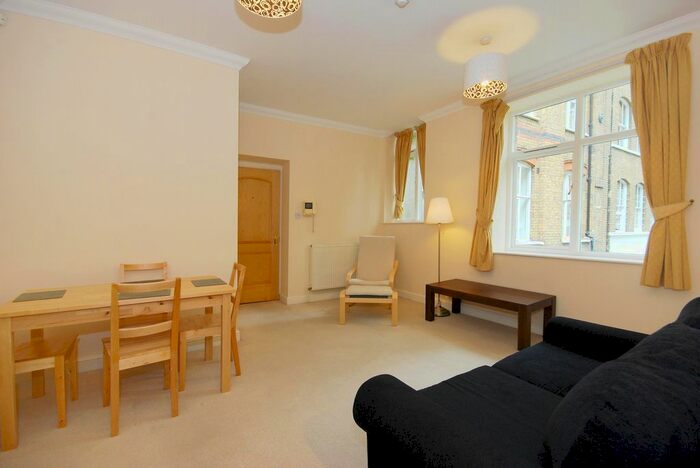 1 Bedroom Flat To Rent In Carter Lane, London, EC4V