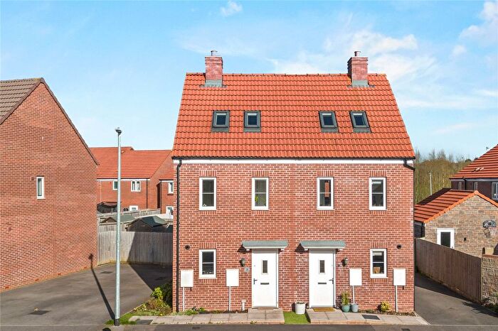 3 Bedroom Town House For Sale In Fuchsia Road, Lyde Green, Bristol, Gloucestershire, BS16