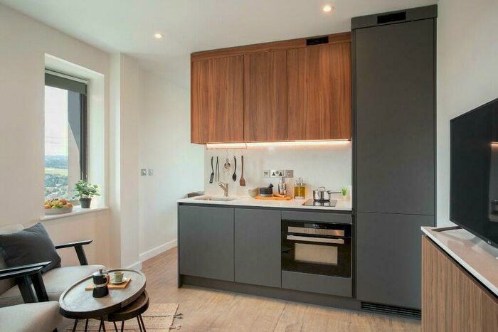 Studio To Rent In College Road, East Croydon, London, CR0