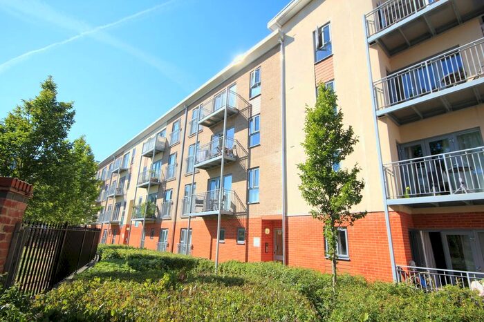 2 Bedroom Flat To Rent In Battle Square, West Village, Reading, Berkshire, RG30