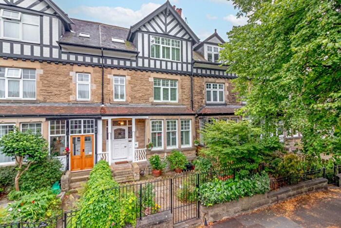 5 Bedroom Town House For Sale In Dragon Parade, Harrogate, HG1
