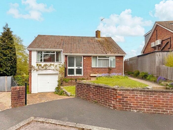 3 Bedroom Detached Bungalow For Sale In Laurel Close, Hythe, SO45