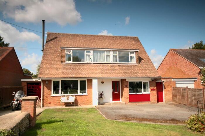 4 Bedroom Detached House For Sale In Silver Street Tetsworth Thame, OX9