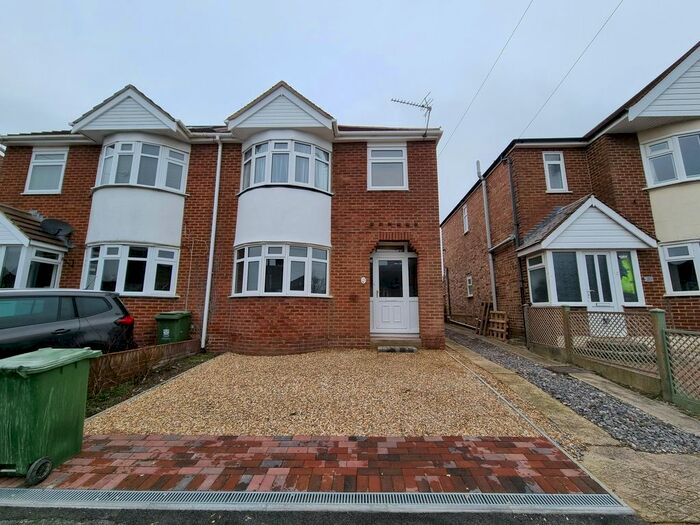3 Bedroom Property To Rent In Elmhurst Road, Fareham, PO16