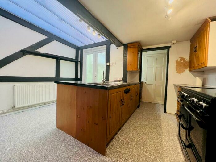 3 Bedroom Terraced House To Rent In Walpole Street, Weymouth, DT4