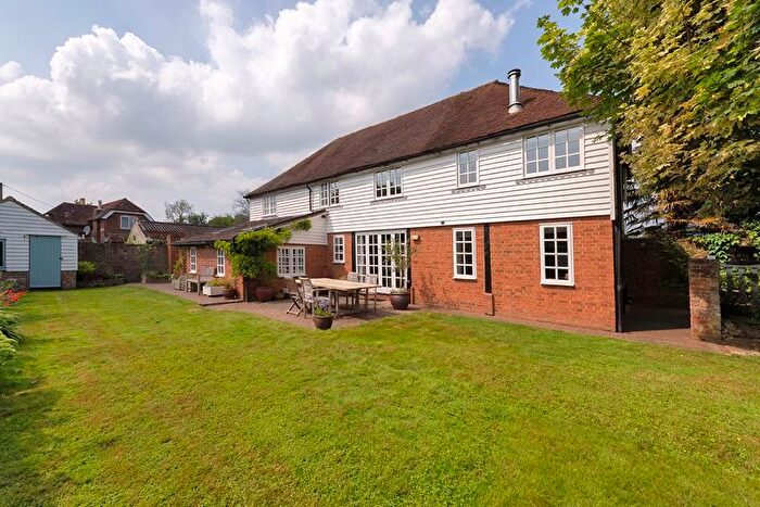 4 Bedroom Detached House For Sale In Laddingford, Maidstone, ME18