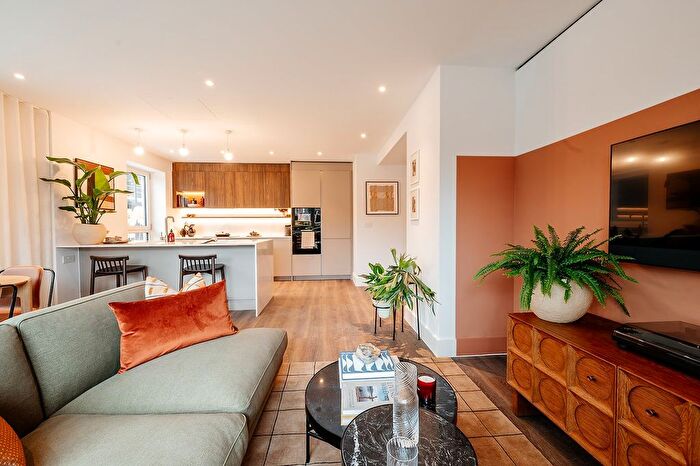 2 Bedroom Flat For Sale In Bow Green, E3