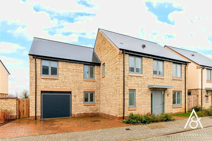 5 Bedroom Detached House To Rent In Haricot Vale Road, Bicester, Oxfordshire, OX27