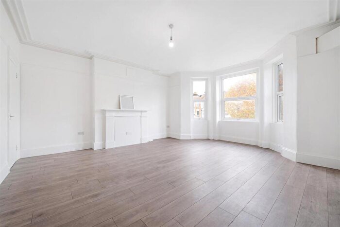 2 Bedroom Flat To Rent In Thurlow Park Road, London, SE21