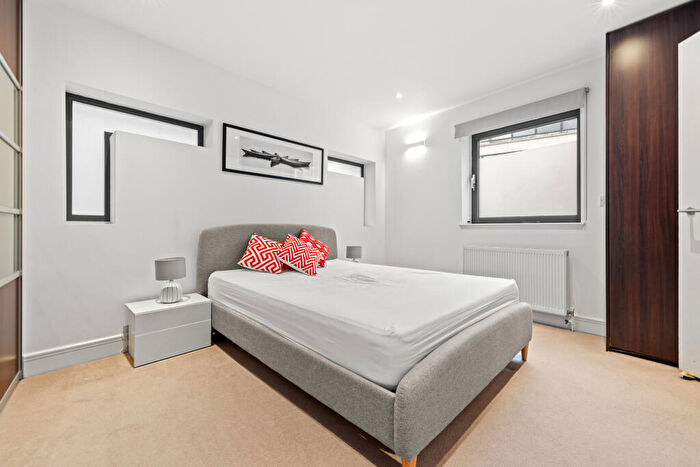 1 Bedroom Apartment For Sale In St John Street, London, EC1M