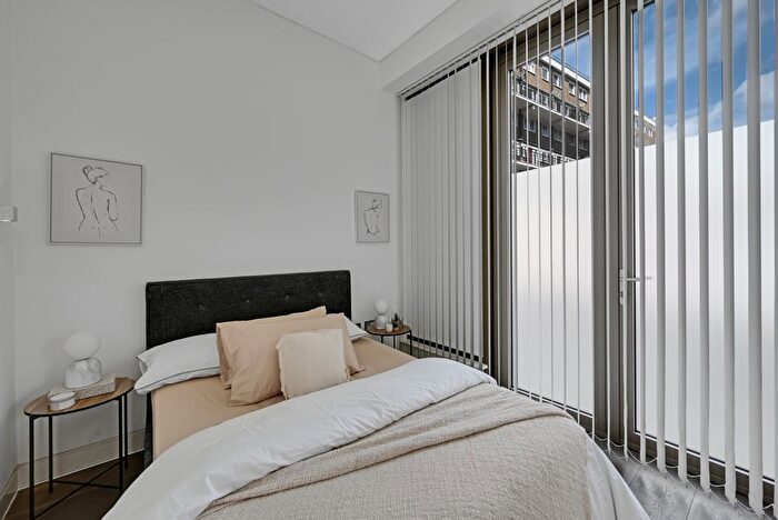 1 Bedroom Flat To Rent In Haven Way, London, SE1