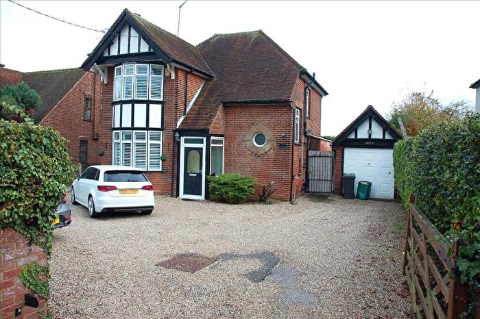 3 Bedroom Detached House For Sale In Chelmer Road, Chelmsford, CM2